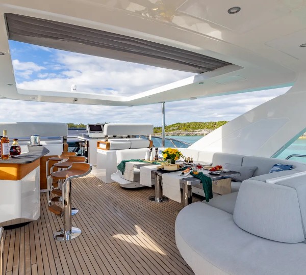 PIER PRESSURE Yacht Charter Details, Azimut | CHARTERWORLD Luxury ...